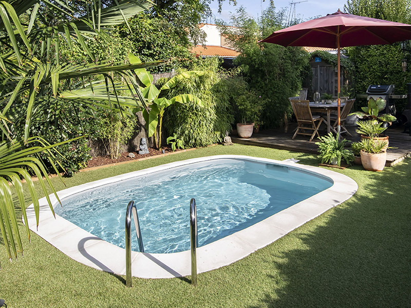 piscine forme rectangle Romy avec échelle waterair GGILPRO