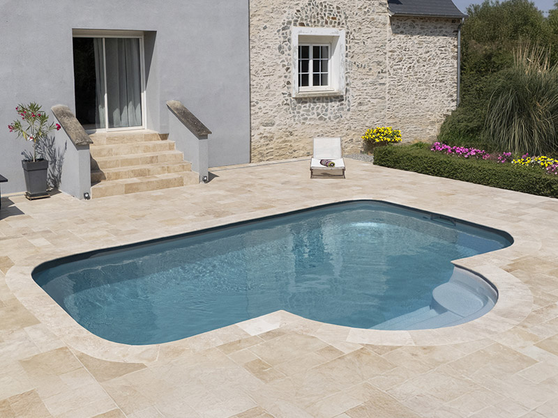 piscine Romy avec escalier Welcome forme rectangle waterair GGILPRO