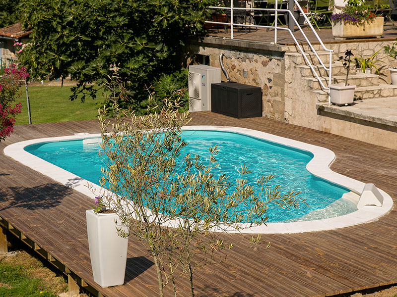 piscine Maria avec escalier Pacio forme rectangle waterair GGILPRO