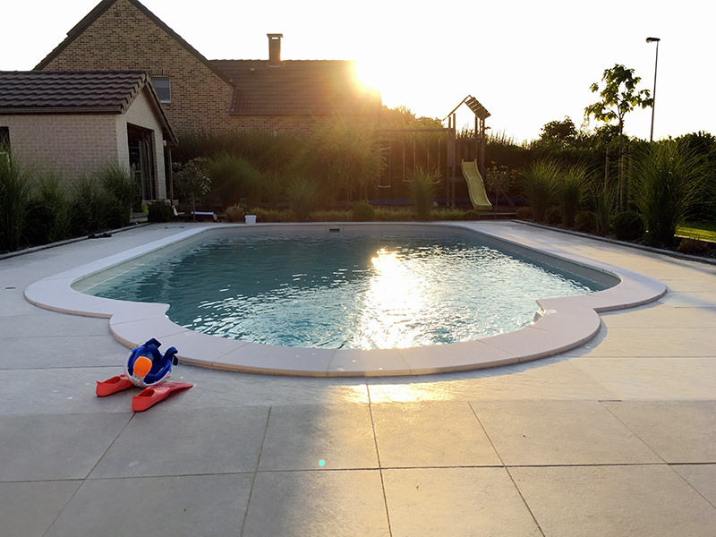 piscine Romy avec escalier Welcome forme rectangle waterair GGILPRO