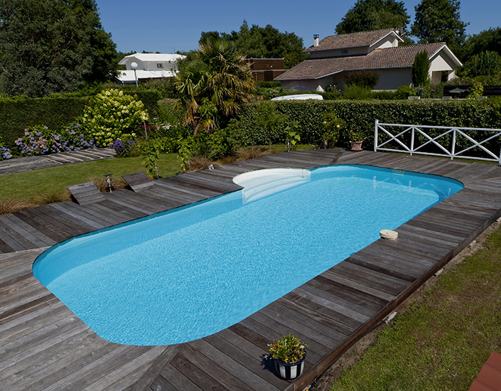 terrasse en bois exotique pour piscine en belgique